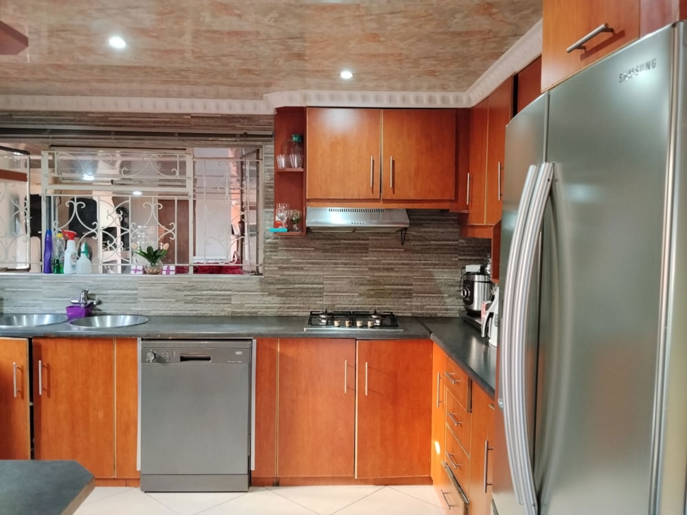 House for sale in Roodepan - 1KJ1750601 House for sale in Roodepan - 1KJ1750601