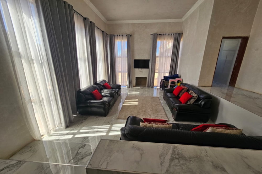 House for sale in Matsheumhlope, Bulawayo, Zimbabwe - 3ZB1750314
