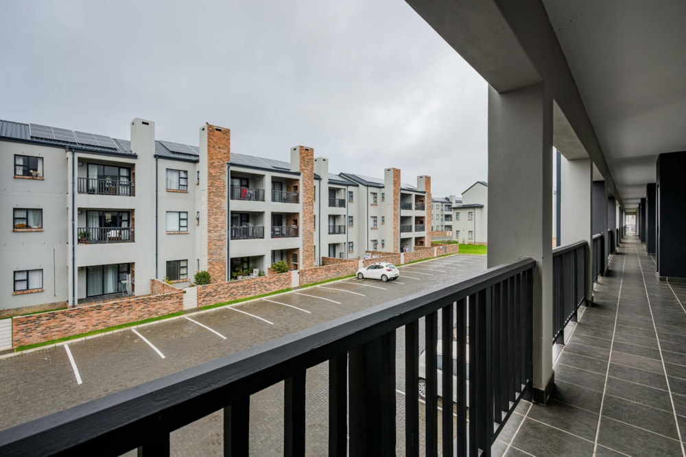 Apartment for sale in Pinelands, Fairview - 1PLZ1750330 Apartment for sale in Pinelands, Fairview - 1PLZ1750330
