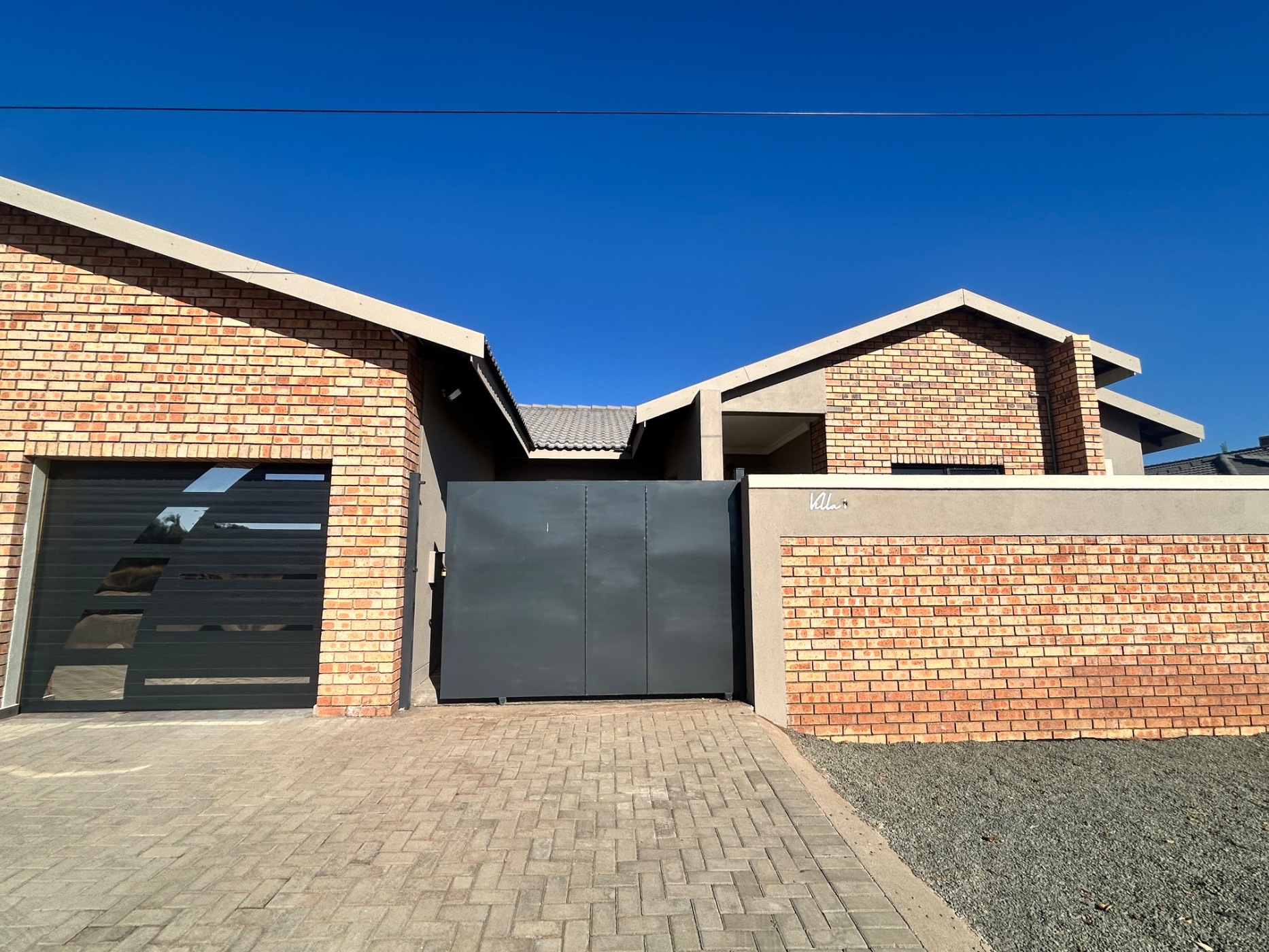Townhouse to rent in Minerva Gardens - 1KJ1750455
