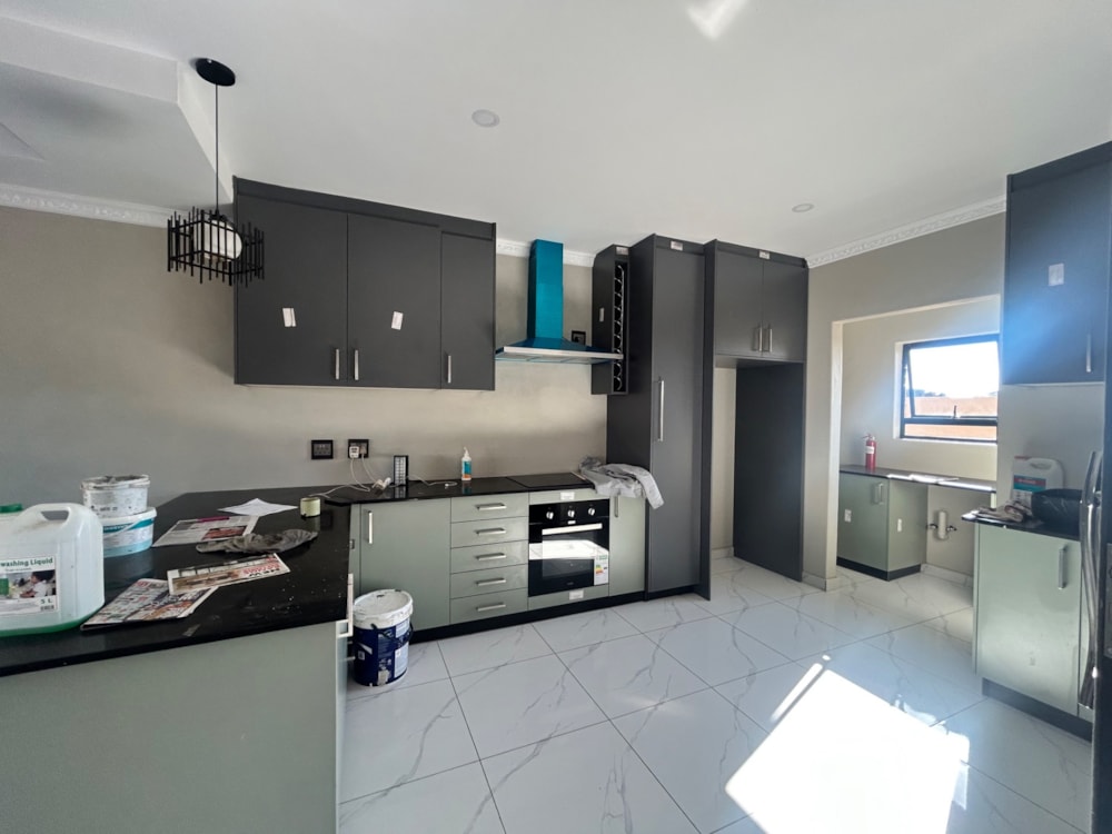 Townhouse to rent in Minerva Gardens - 1KJ1750455