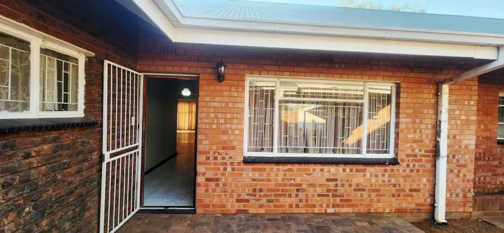 House let in Heuwelsig, Kimberley - 1KJ1750659 House let in Heuwelsig, Kimberley - 1KJ1750659