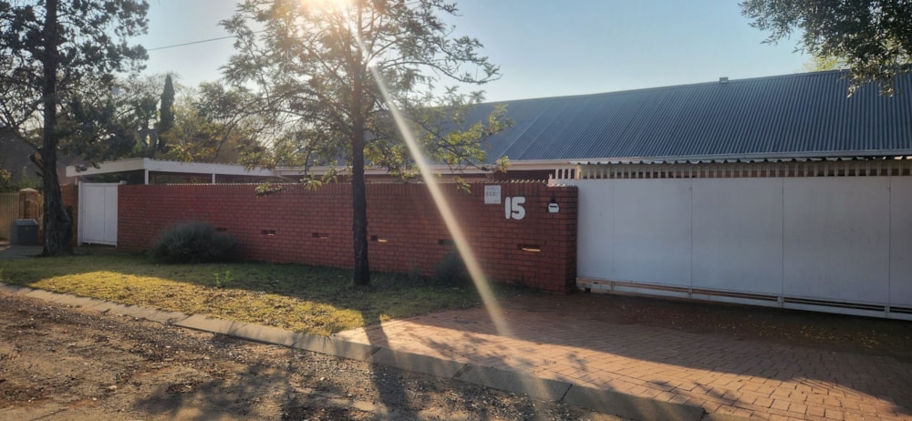 House to rent in Heuwelsig, Kimberley - 1KJ1750659 House to rent in Heuwelsig, Kimberley - 1KJ1750659