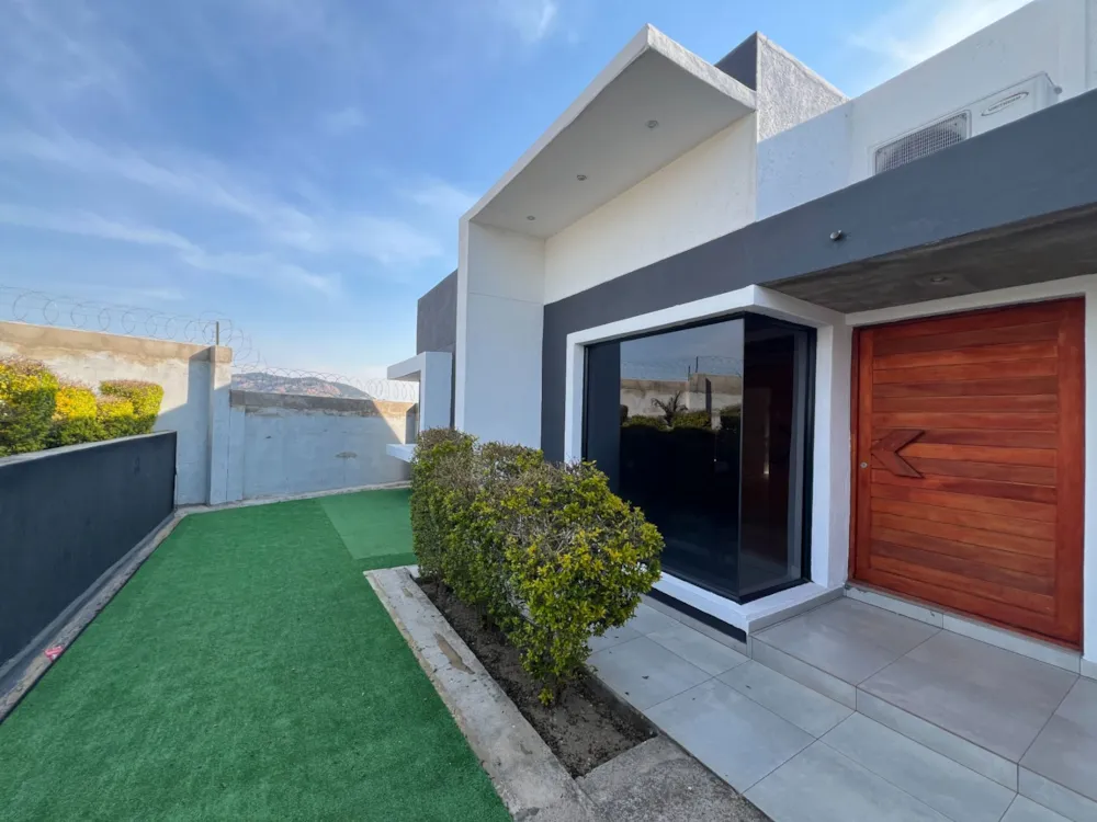 Semi-detached house for sale in Hhohho, Eswatini - 3ES1750791