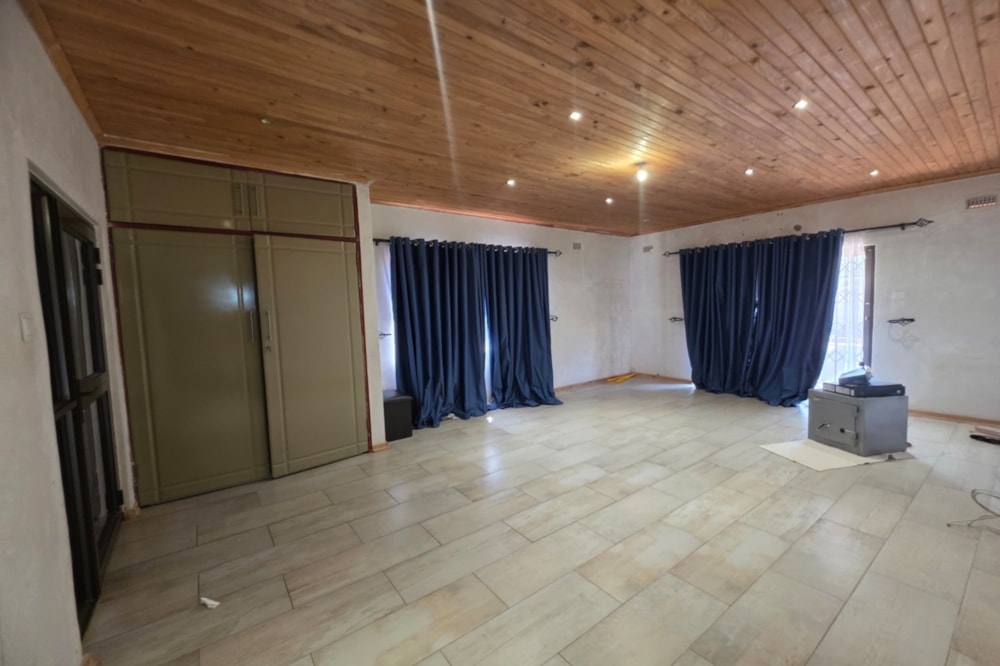 House for sale in Mahatshula, Zimbabwe - 3ZB1750772 House for sale in Mahatshula, Zimbabwe - 3ZB1750772