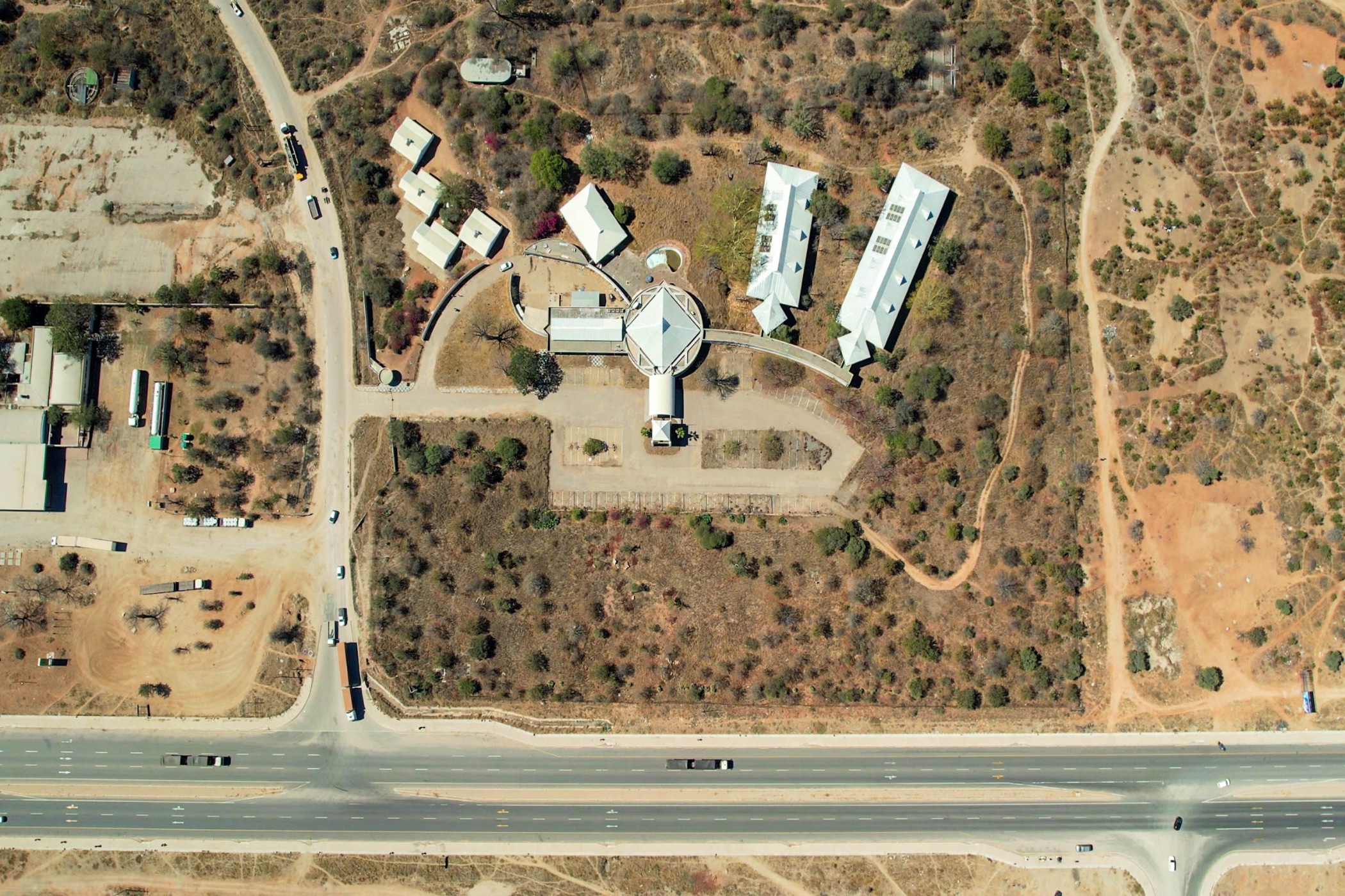 City hotel for sale in Beitbridge, Zimbabwe - 3ZB1750818