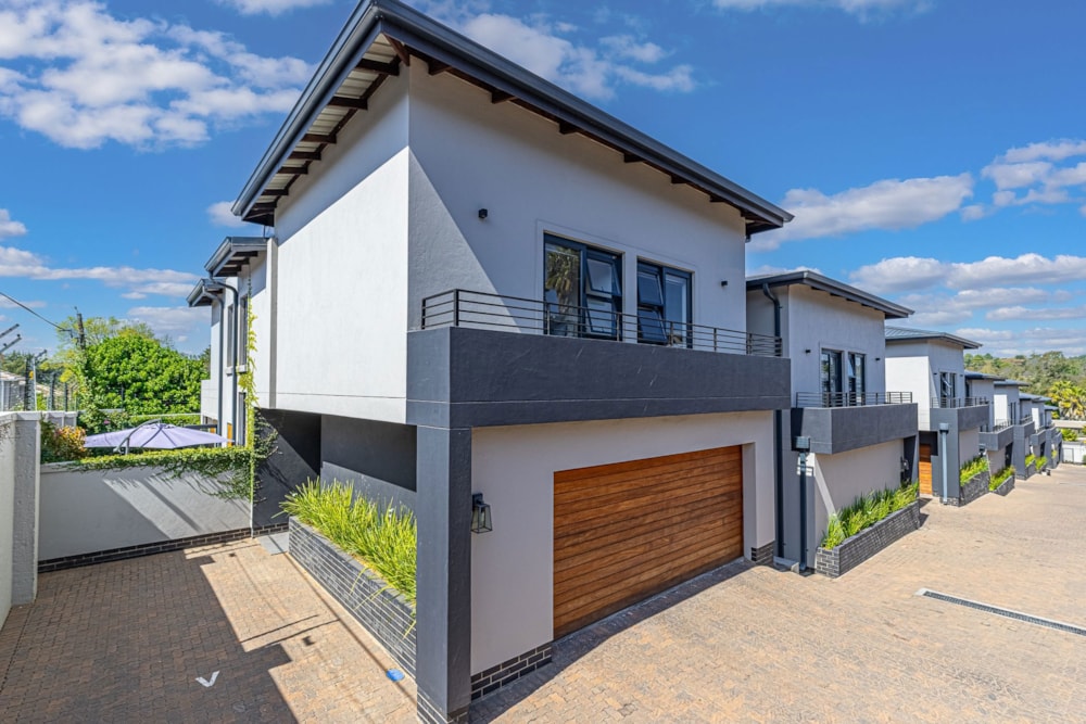Townhouse for sale in Bryanston - HP1750883