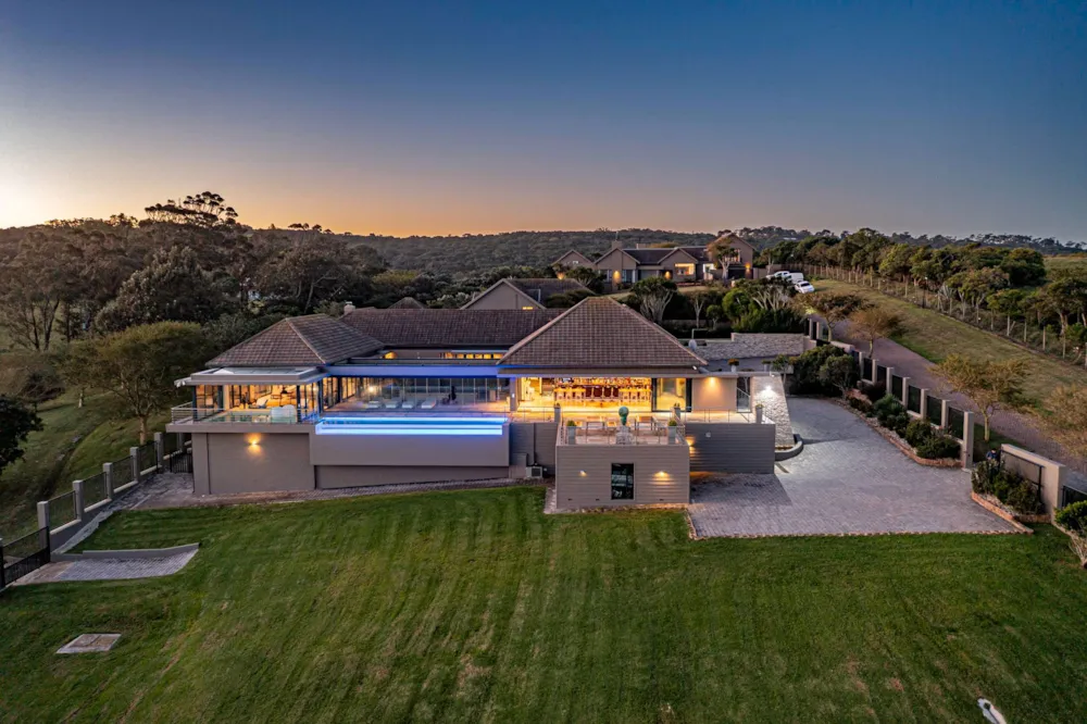 Security estate home for sale in Theescombe - 1PLZ1738033