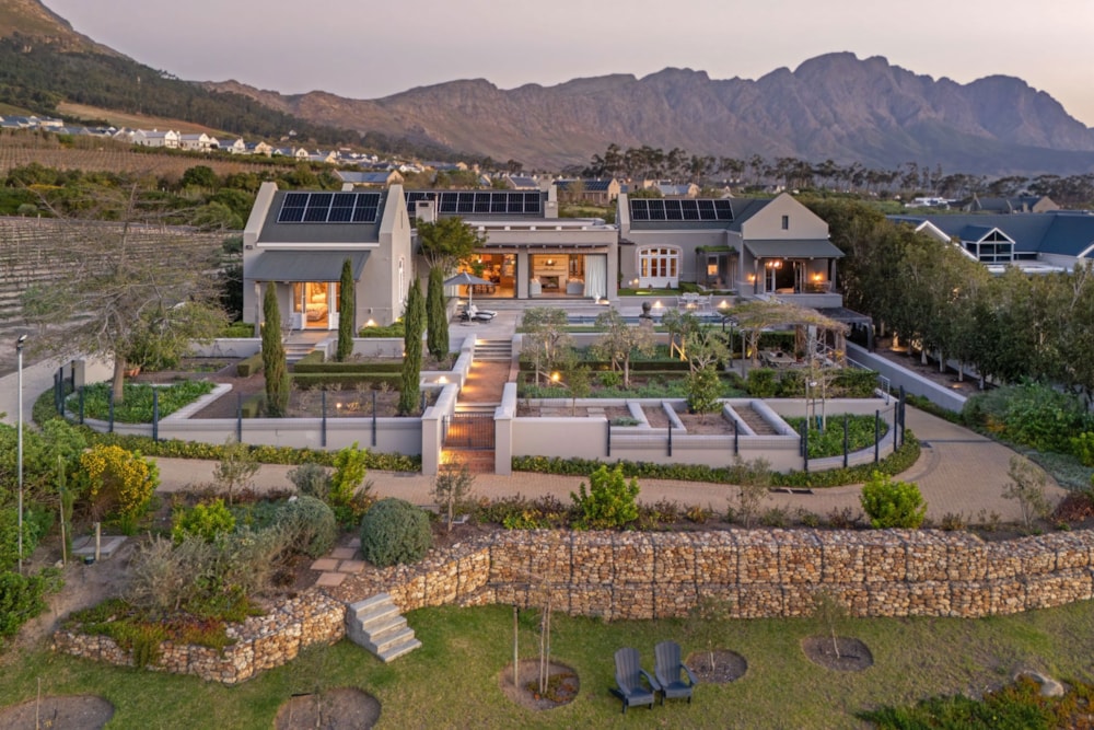 House for sale in Franschhoek - FWI1745022 House for sale in Franschhoek - FWI1745022