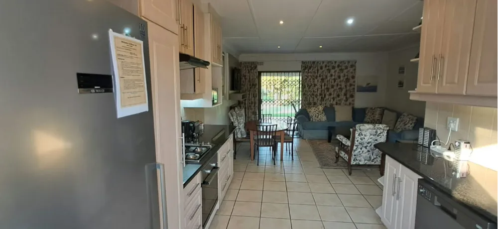 Security complex home for sale in Scottburgh - 1si1750808 Security complex home for sale in Scottburgh - 1si1750808