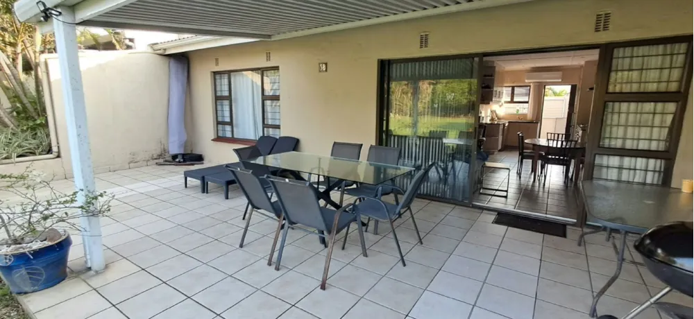 Security complex home for sale in Scottburgh - 1si1750808 Security complex home for sale in Scottburgh - 1si1750808