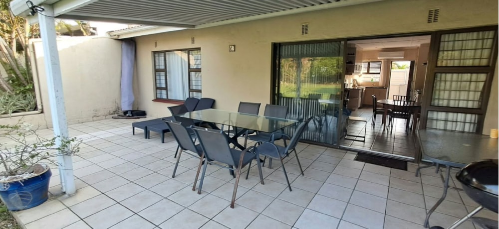 Security complex home for sale in Scottburgh - 1si1750808 Security complex home for sale in Scottburgh - 1si1750808