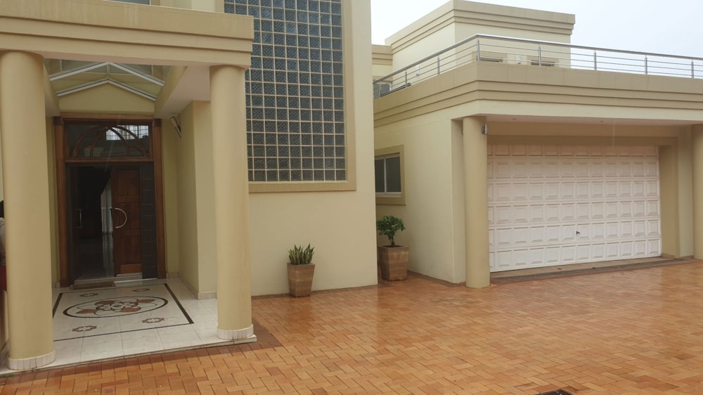 Double-storey house for sale in uMhlanga Rocks - 1ND1749402 Double-storey house for sale in uMhlanga Rocks - 1ND1749402
