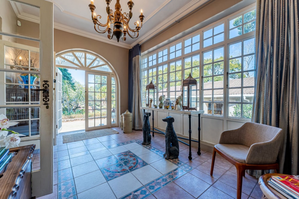 Security complex home for sale in Kloof - 1KF1748563 Security complex home for sale in Kloof - 1KF1748563