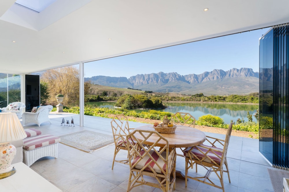 Golf estate house for sale in Erinvale - SW1747568 Golf estate house for sale in Erinvale - SW1747568