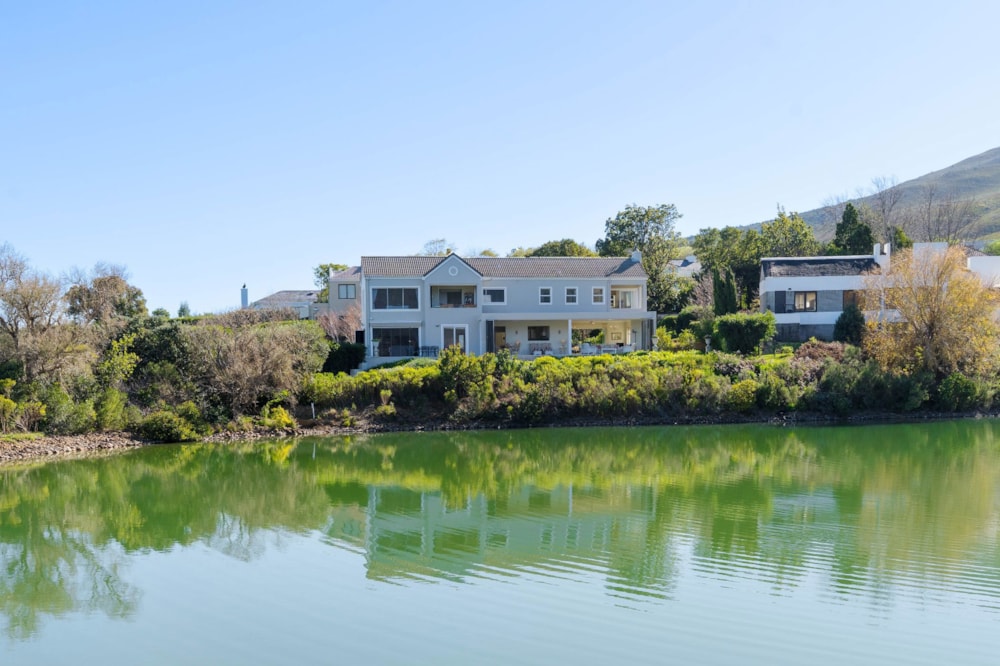 Golf estate house for sale in Erinvale - SW1747568 Golf estate house for sale in Erinvale - SW1747568