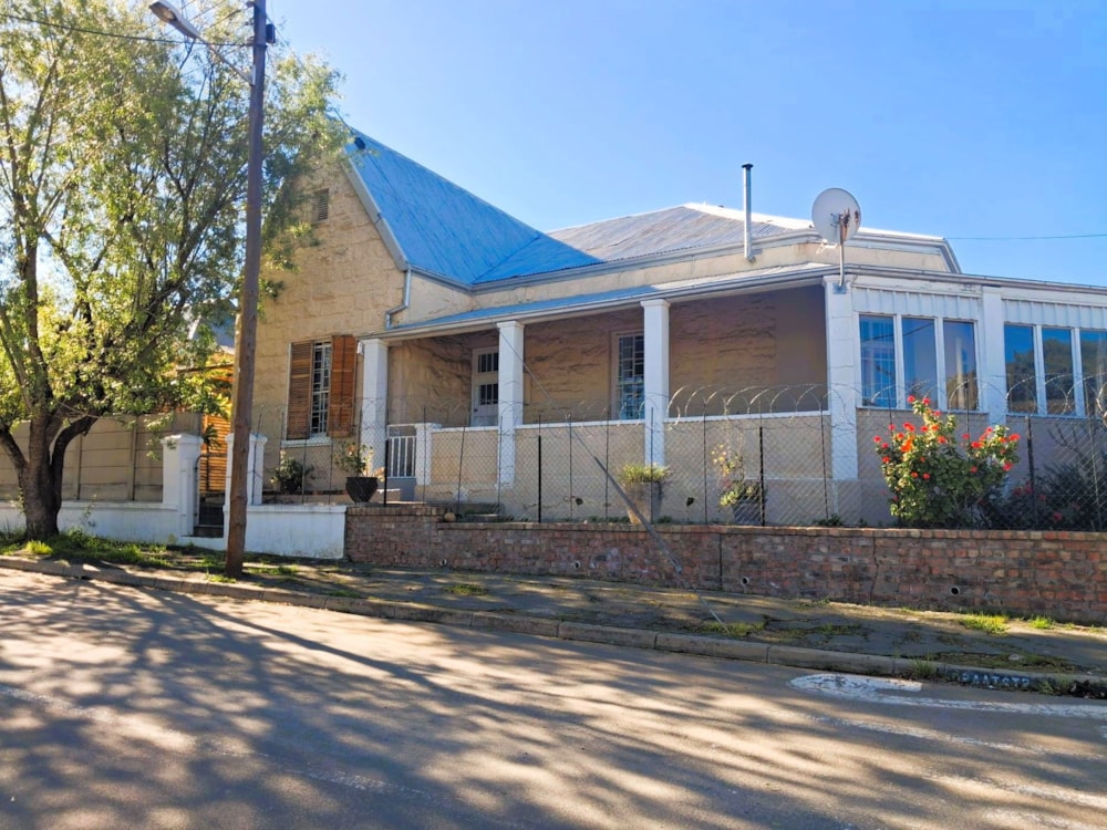 Single-storey house for sale in Oudtshoorn North - 1OU1749637