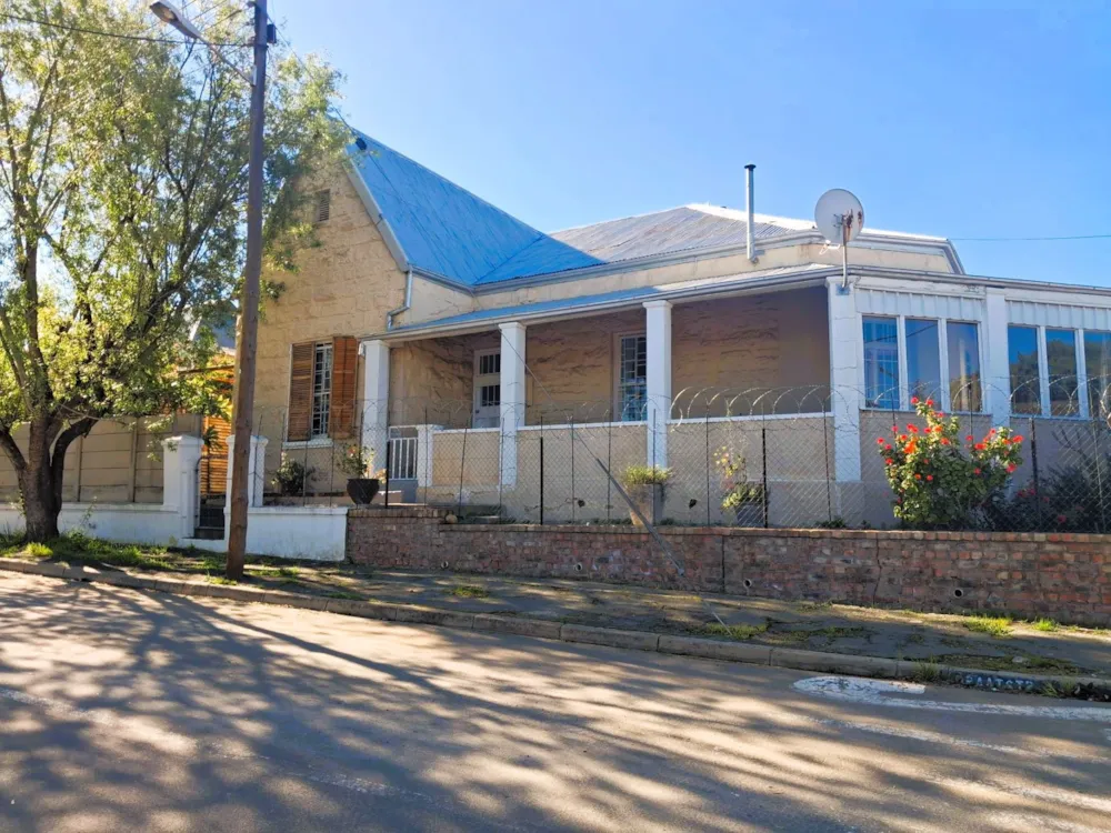Single-storey house for sale in Oudtshoorn North - 1OU1749637 Single-storey house for sale in Oudtshoorn North - 1OU1749637