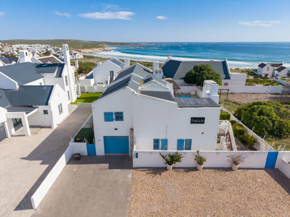 Double-storey house for sale in Bekbaai - LA1749138 Double-storey house for sale in Bekbaai - LA1749138