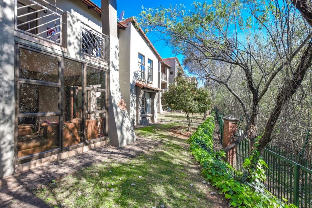 Garden apartment for sale in Waterford Estate, Fourways Area - FW1750623 Garden apartment for sale in Waterford Estate, Fourways Area - FW1750623