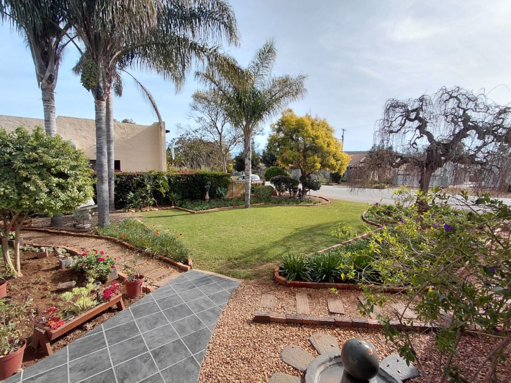 House for sale in Heidelberg, Garden Route - 1SR1750132 House for sale in Heidelberg, Garden Route - 1SR1750132