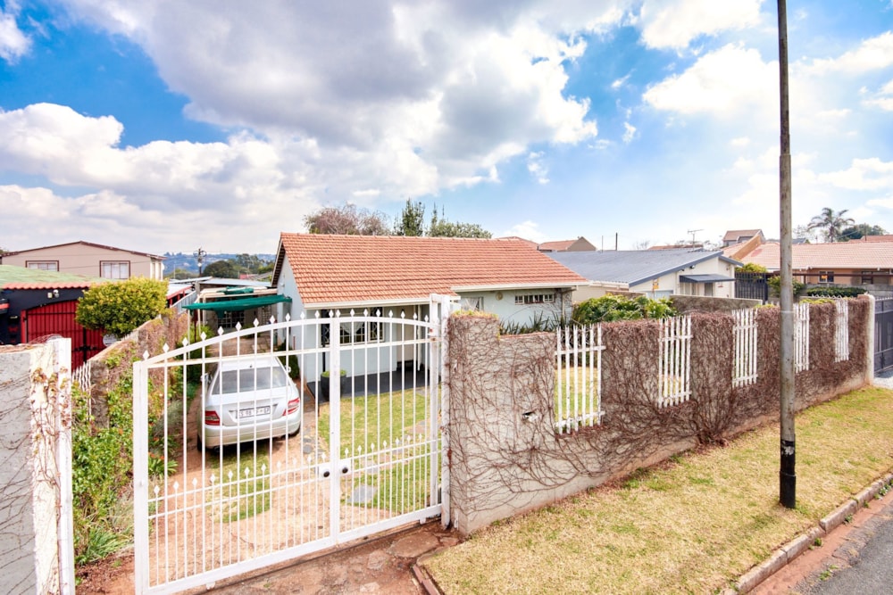 House for sale in Sophiatown - RAN1748619 House for sale in Sophiatown - RAN1748619