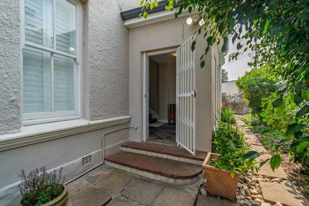 Apartment for sale in Claremont, Cape Town - KW1747837