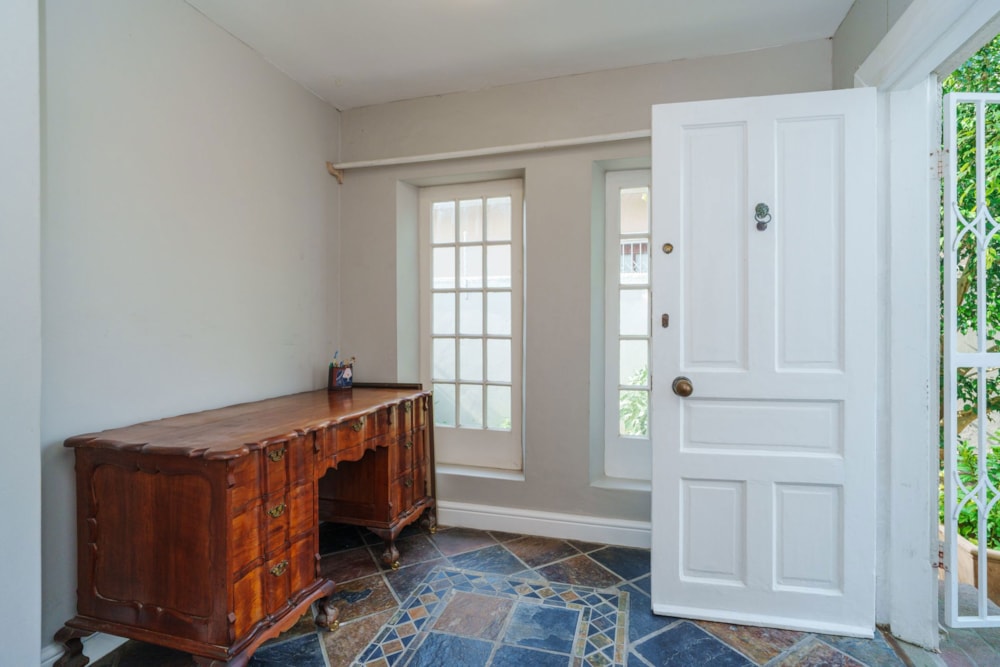 Apartment for sale in Claremont, Cape Town - KW1747837