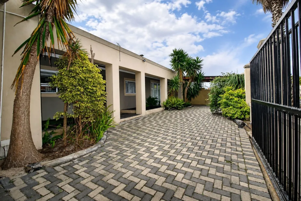 House for sale in Edgemead - 1PLA1747901 House for sale in Edgemead - 1PLA1747901