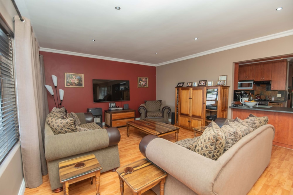 House for sale in Summerstrand - 1PLZ1750766 House for sale in Summerstrand - 1PLZ1750766