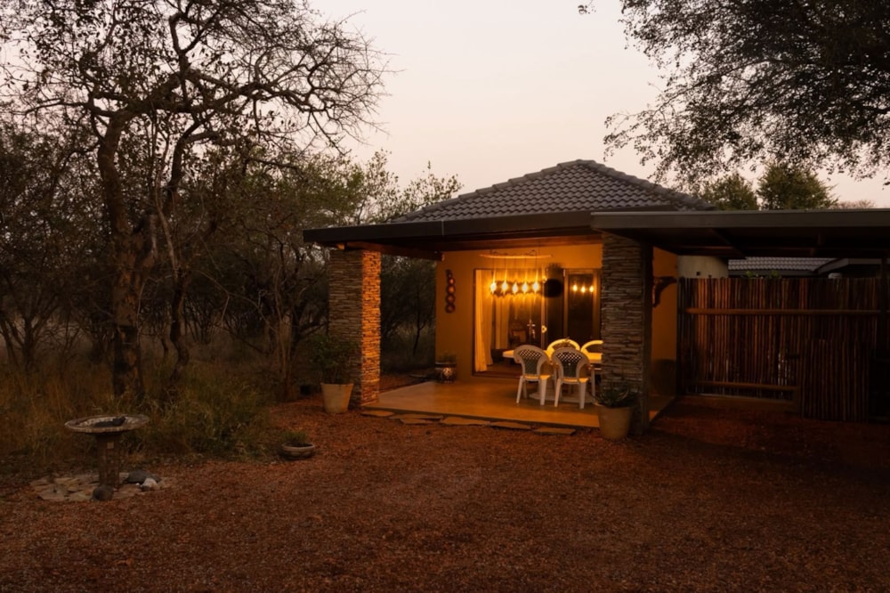 Bachelor apartment to rent in Hoedspruit Wildlife Estate - 1HS1749615