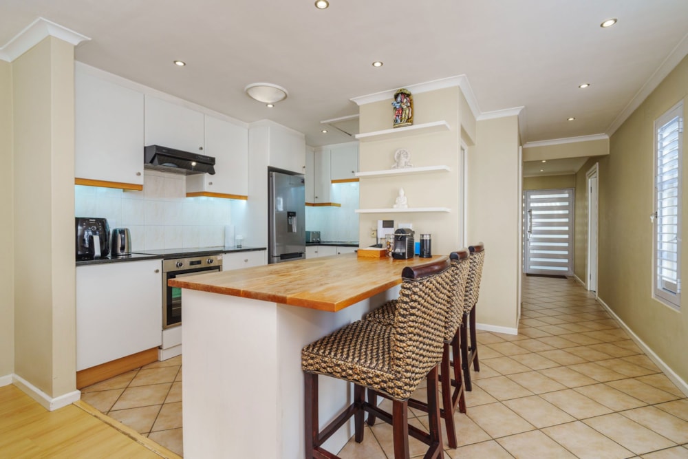 Semi-detached house for sale in Claremont, Cape Town - KW1750062 Semi-detached house for sale in Claremont, Cape Town - KW1750062
