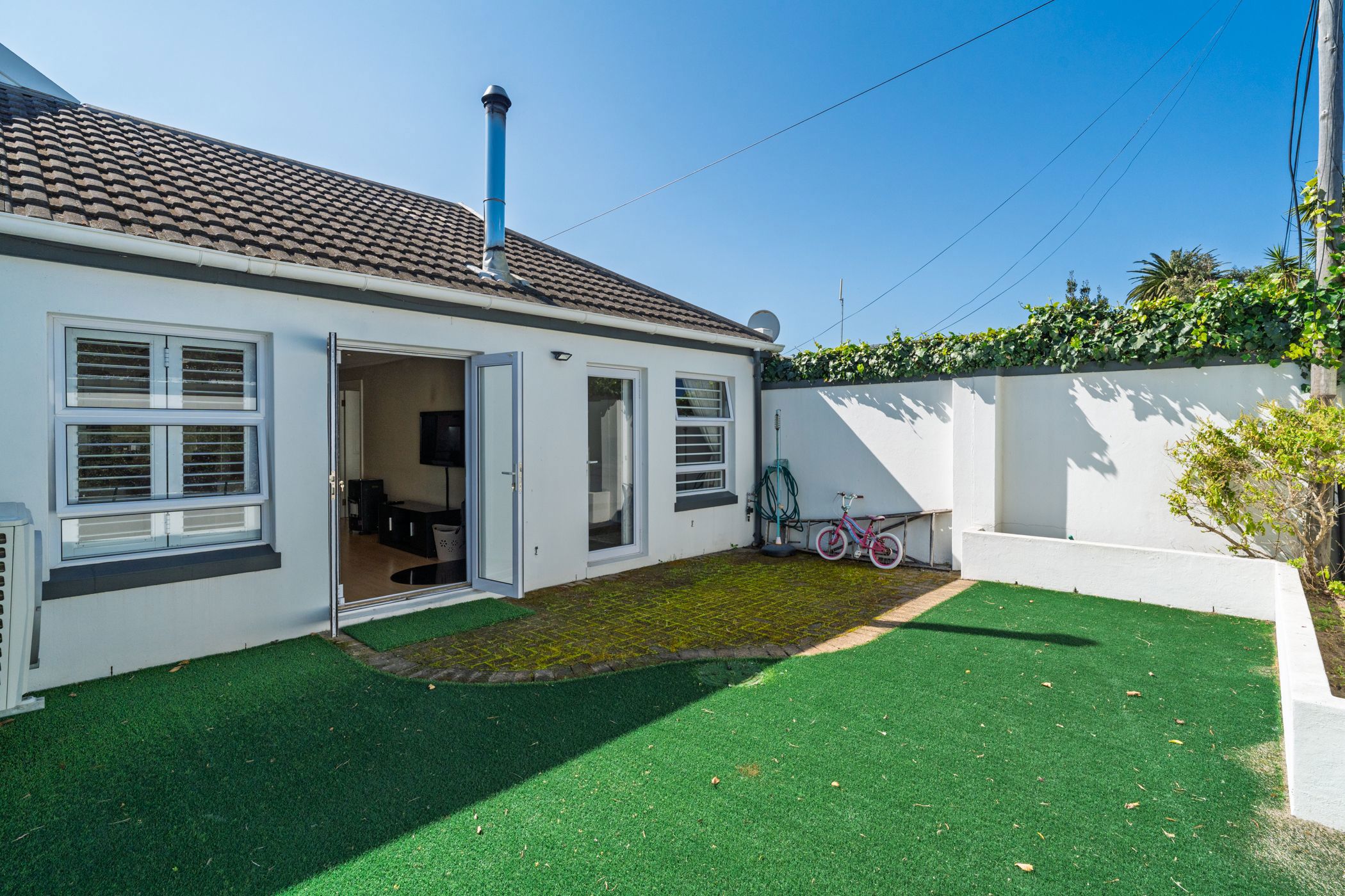 Semi-detached house for sale in Claremont, Cape Town - KW1750062