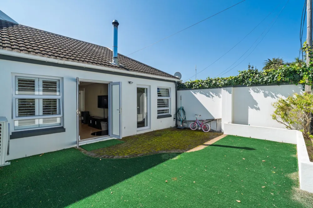Semi-detached house for sale in Claremont, Cape Town - KW1750062