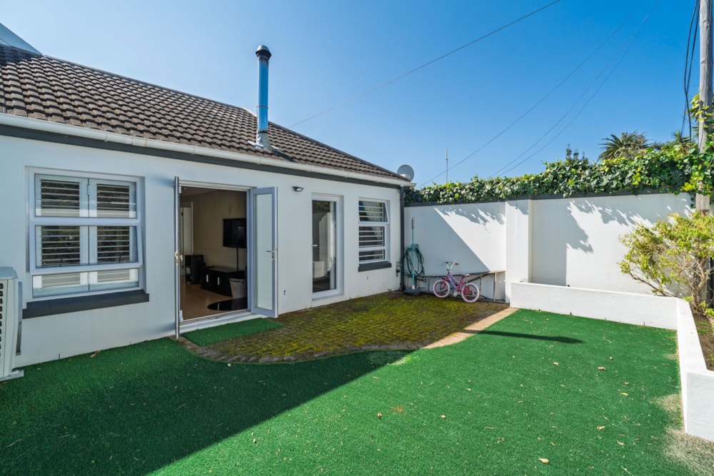 Semi-detached house for sale in Claremont, Cape Town - KW1750062 Semi-detached house for sale in Claremont, Cape Town - KW1750062