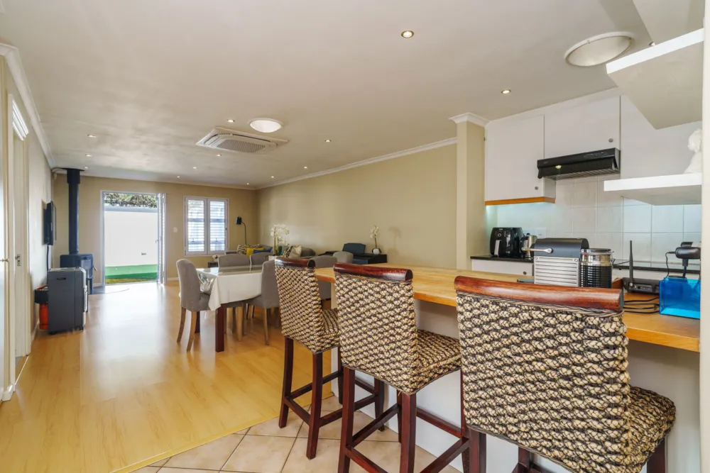 Semi-detached house for sale in Claremont, Cape Town - KW1750062