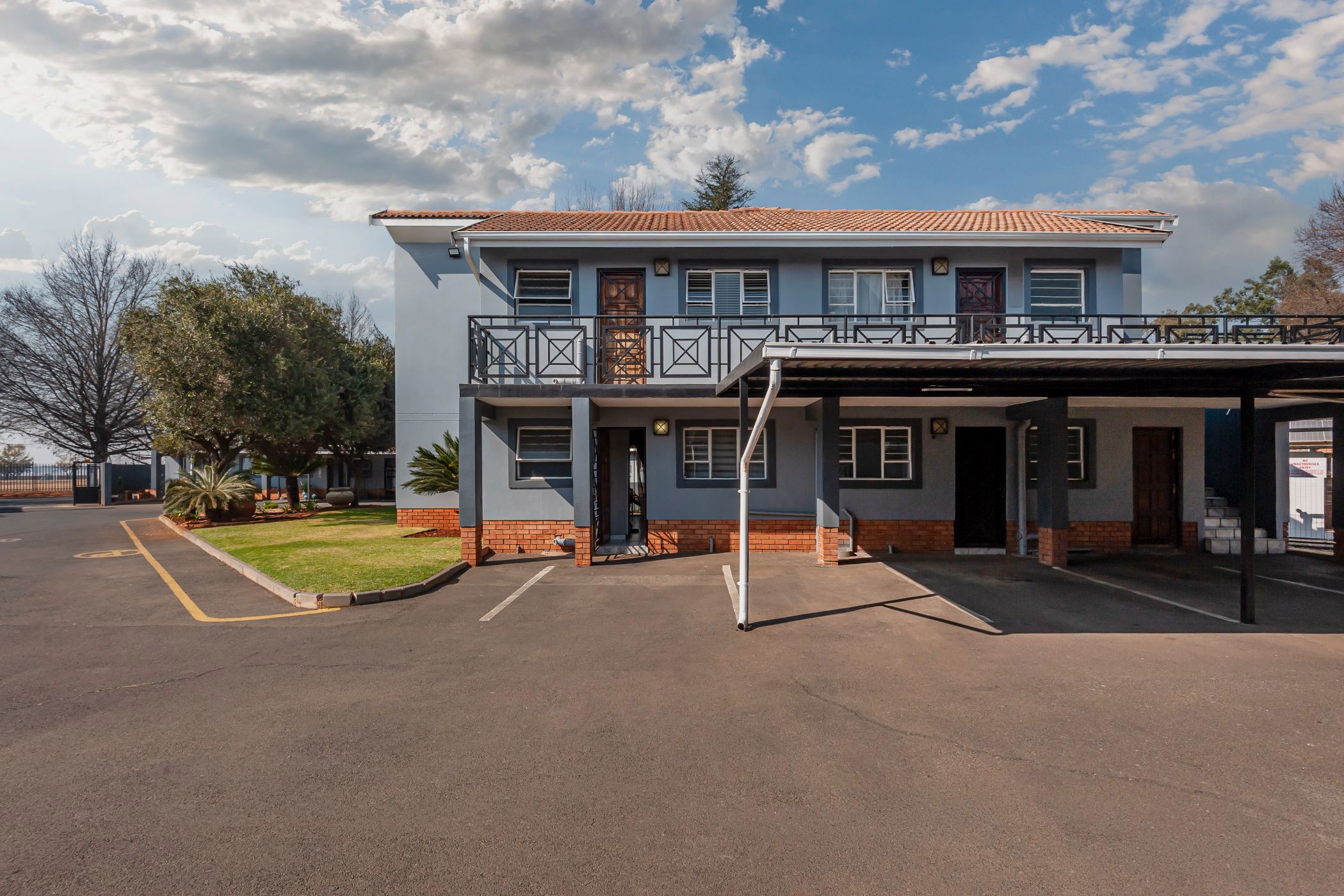 Townhouse for sale in Brenthurst - 1BJ1747902