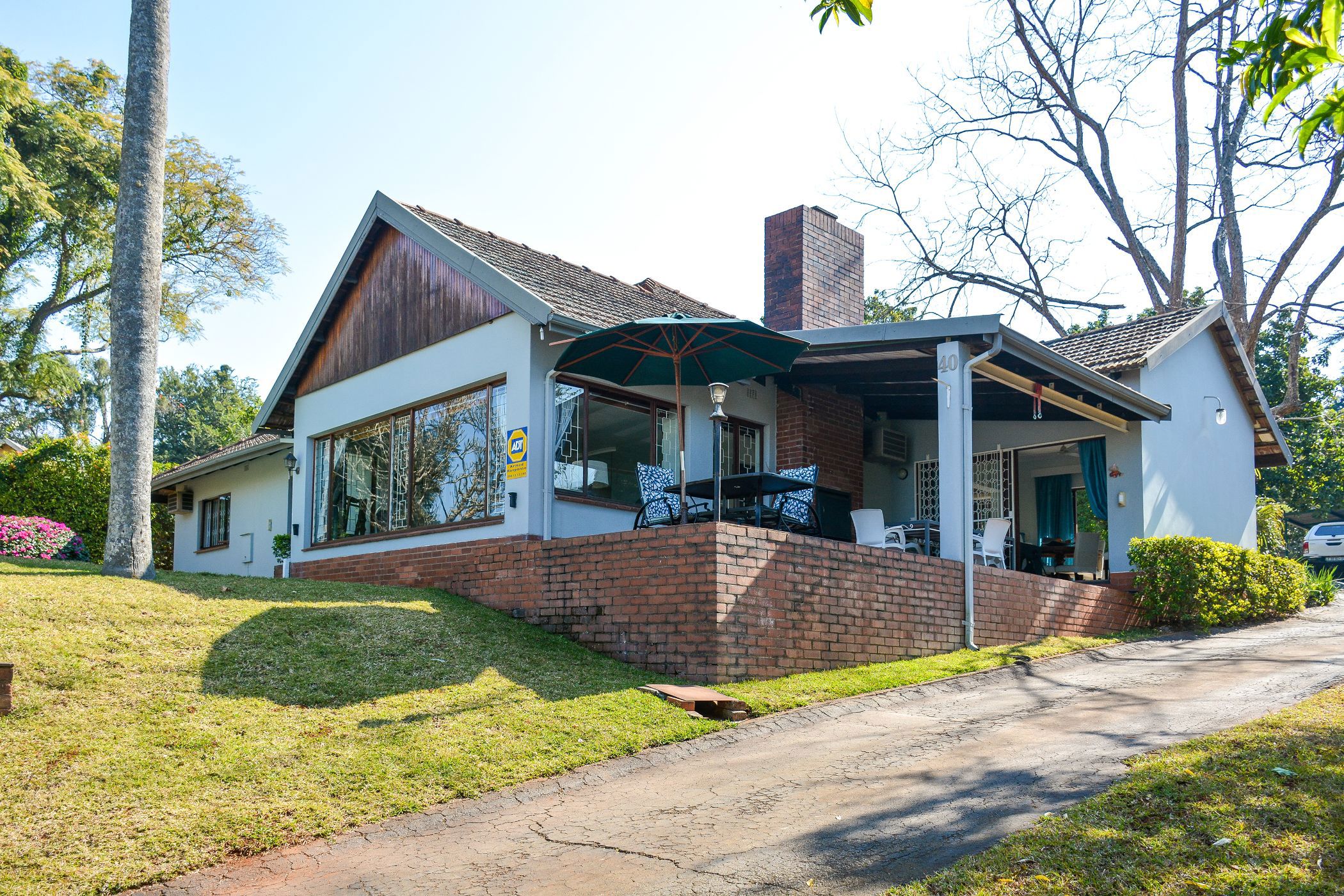 Single-storey house for sale in Clarendon - 1PM1750042