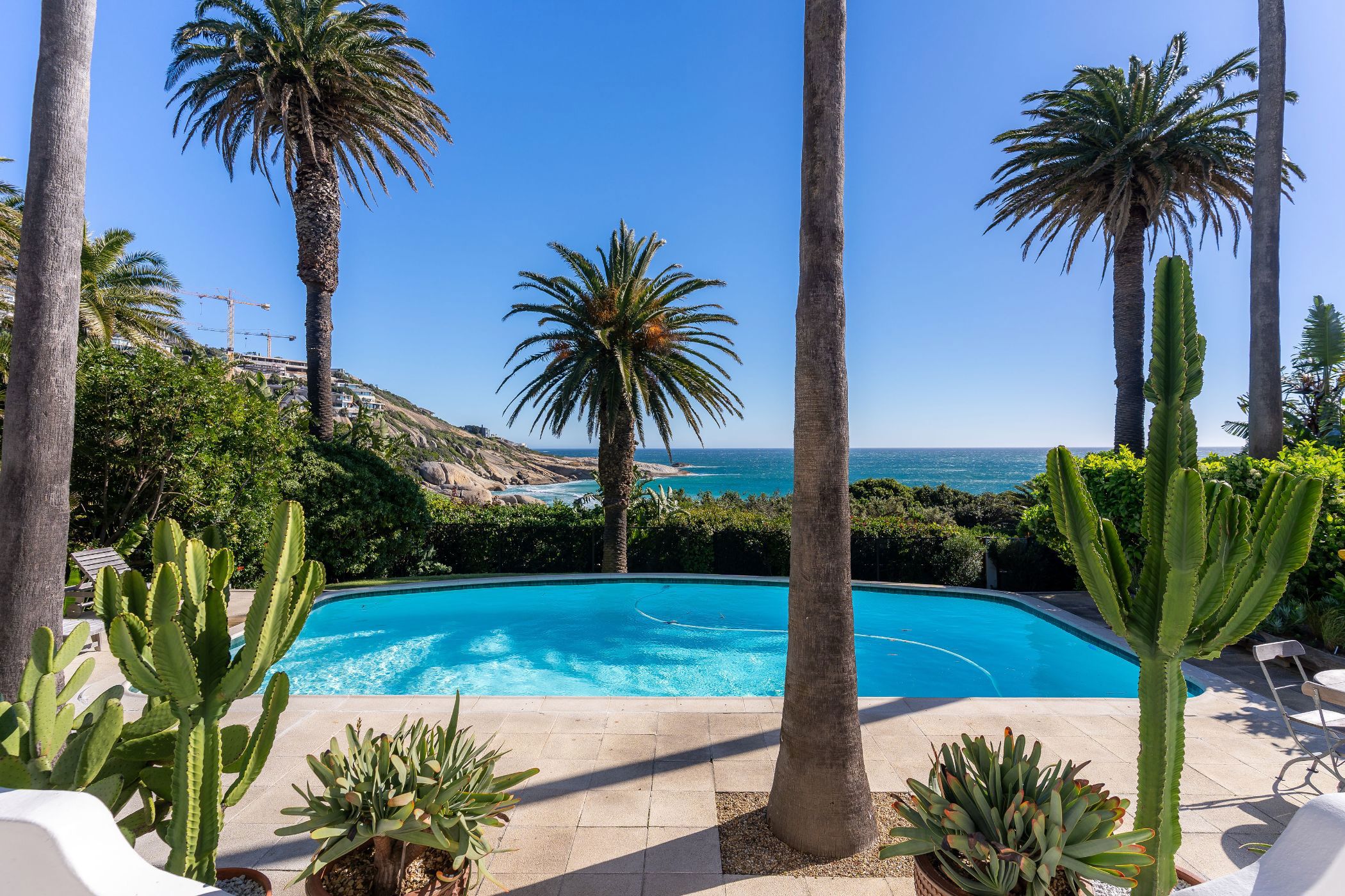 House to rent in Llandudno - HYL1749756