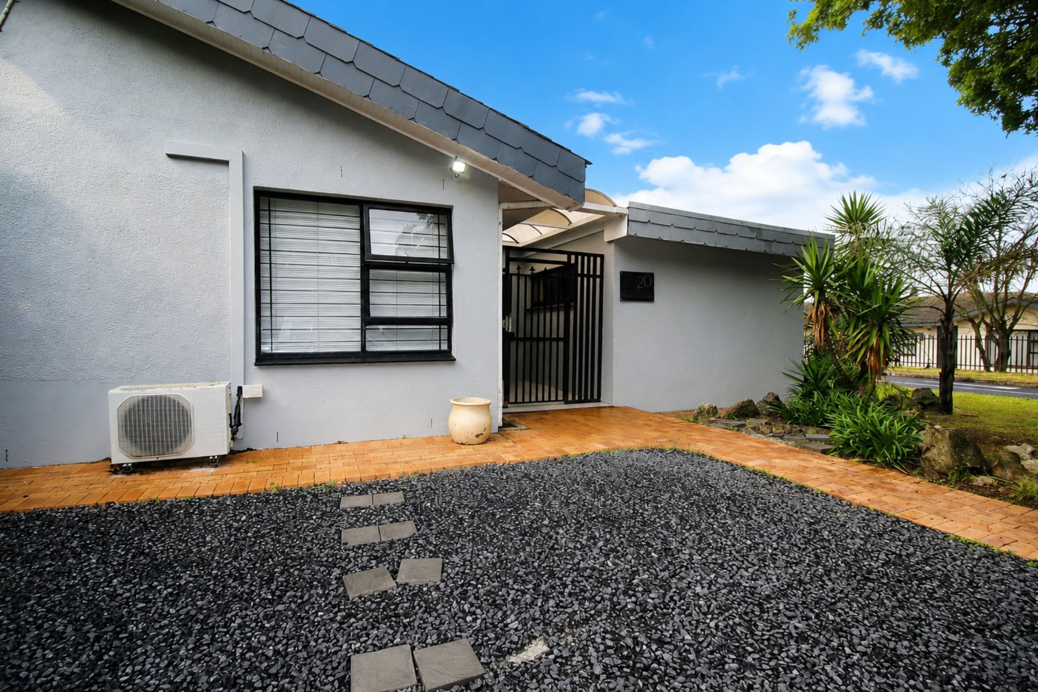 Apartment to rent in Panorama, Parow - 1PLA1748362