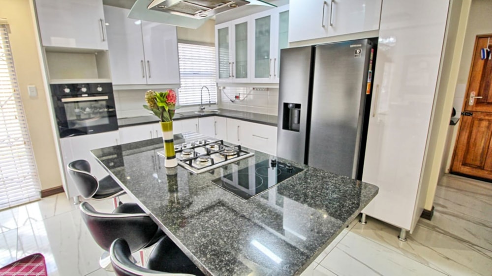 Double-storey cluster for sale in North Riding - FW1750187