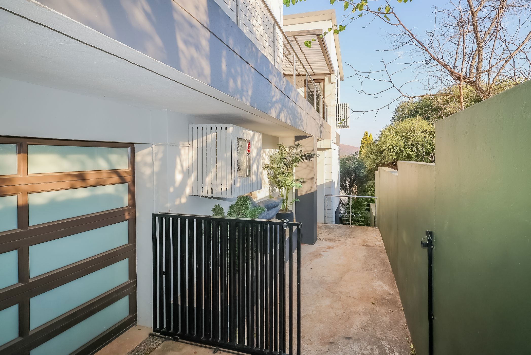 Golf estate house to rent in Magalies Golf Estate - 1HR1750566