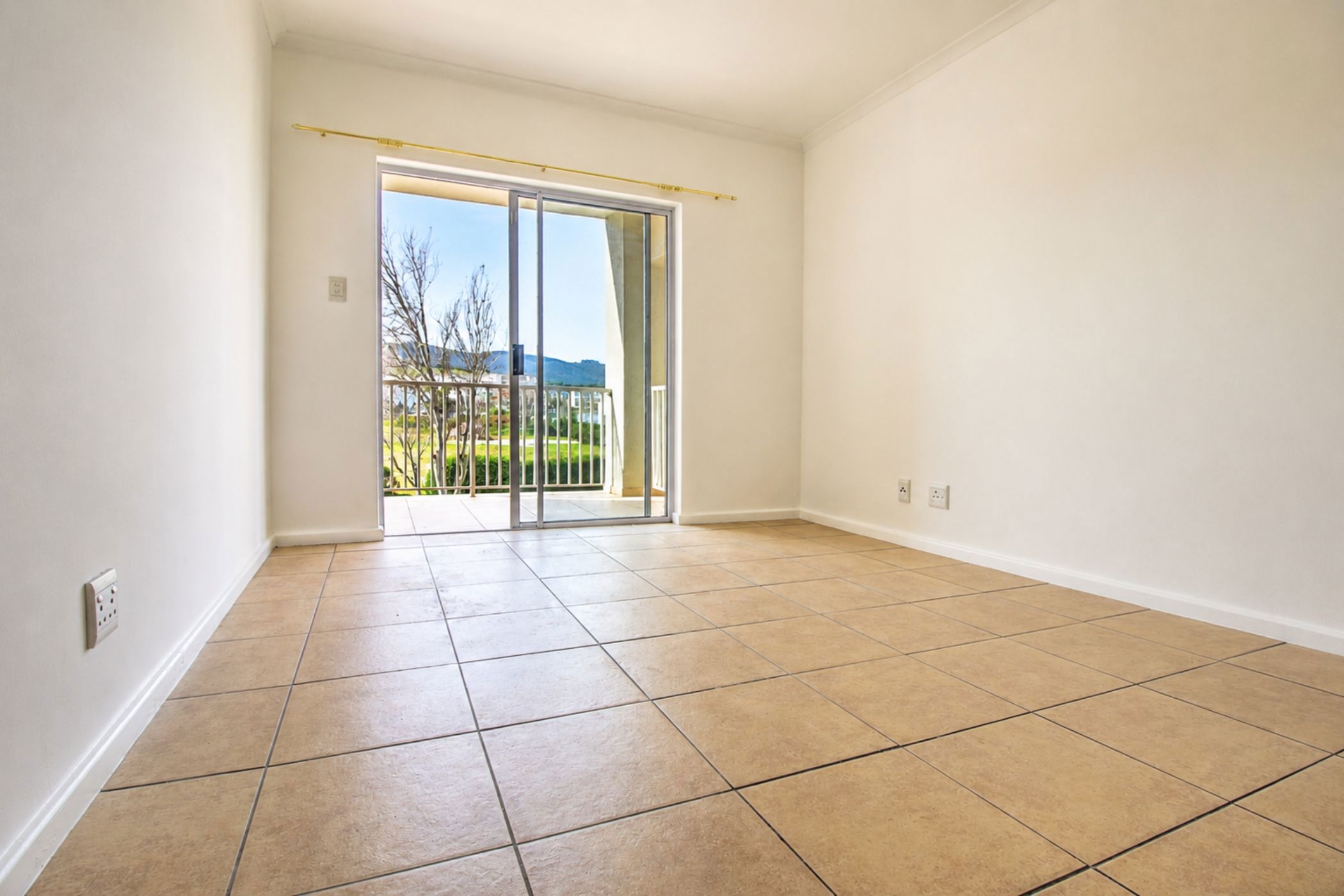 Apartment to rent in Burgundy Estate - 1PLA1743163