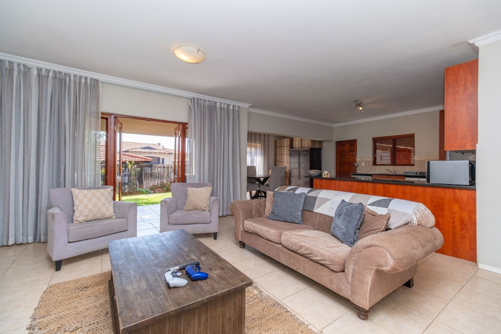 Apartment for sale in Weltevredenpark - RAN1748364 Apartment for sale in Weltevredenpark - RAN1748364