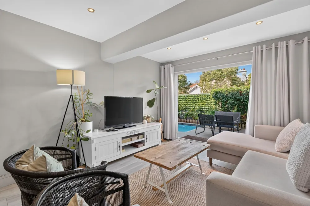 Apartment for sale in Three Anchor Bay - AS1749857 Apartment for sale in Three Anchor Bay - AS1749857
