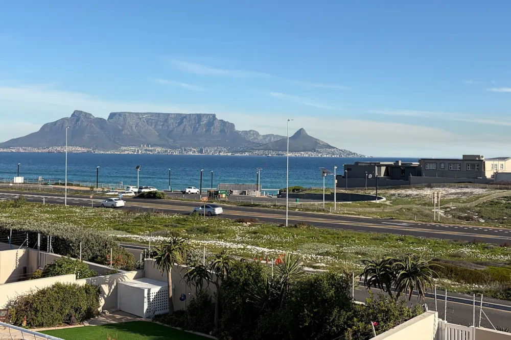 Double-storey house for sale in Bloubergstrand - 1TV1748396 Double-storey house for sale in Bloubergstrand - 1TV1748396
