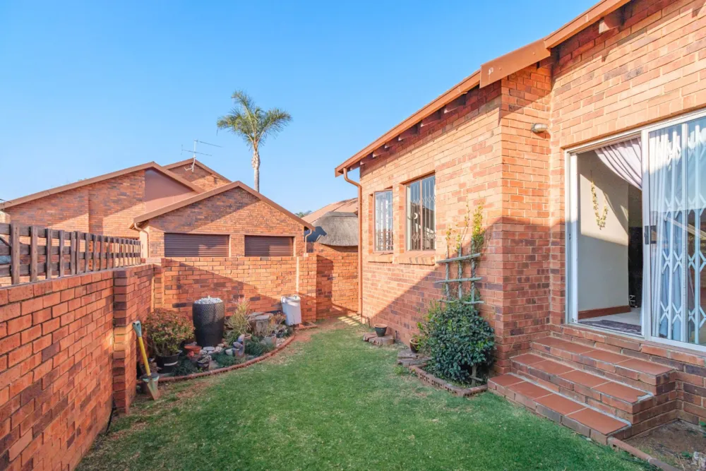 Townhouse for sale in Weltevredenpark - RAN1747310