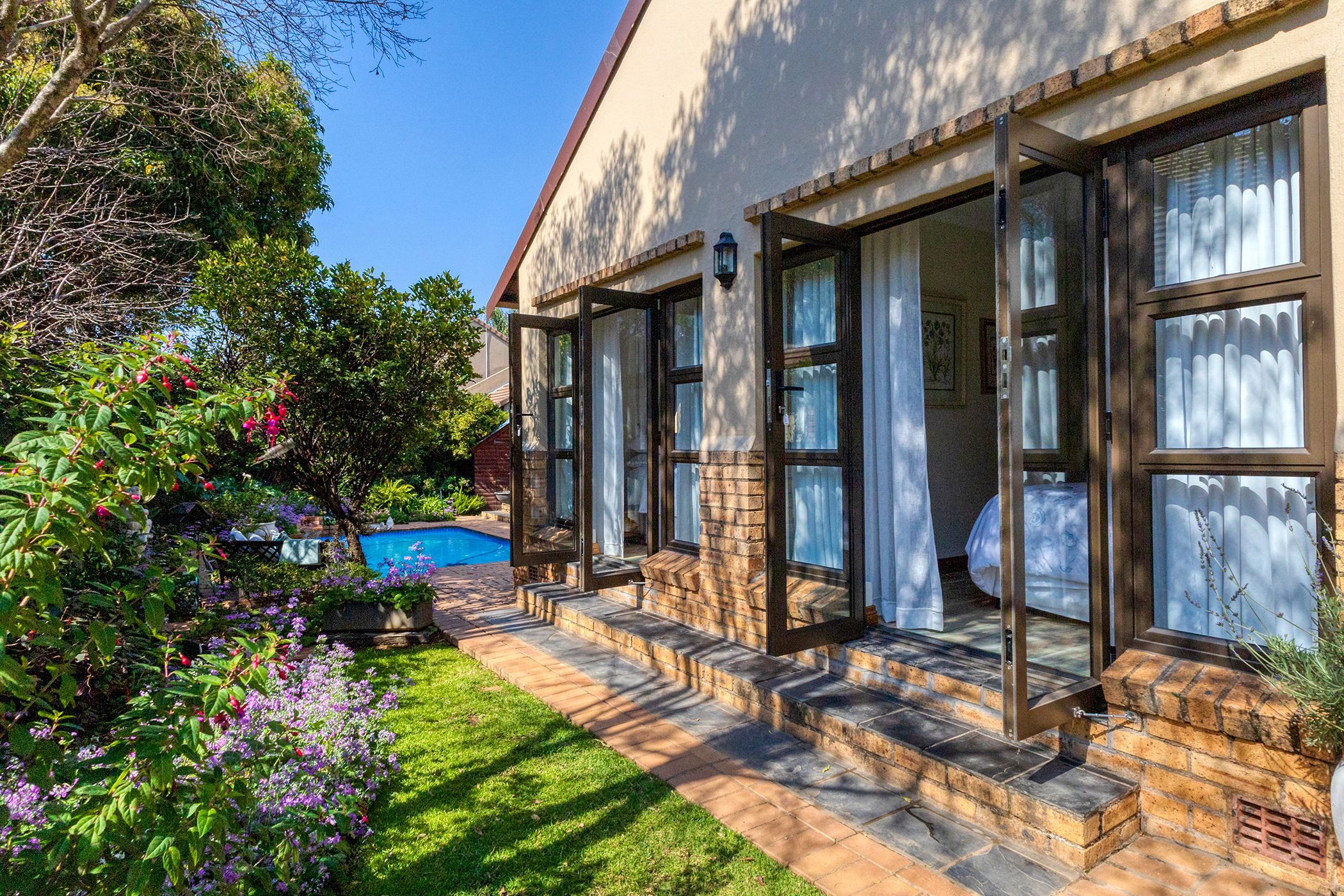 House for sale in Willowbrook - RAN1747787