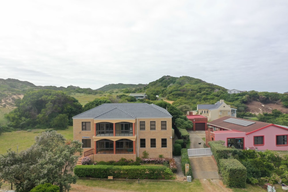 House for sale in Oyster Bay, Eastern Cape - 1SA1741534