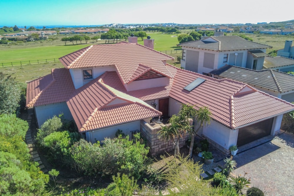Double-storey house for sale in Langebaan - LA1750776 Double-storey house for sale in Langebaan - LA1750776